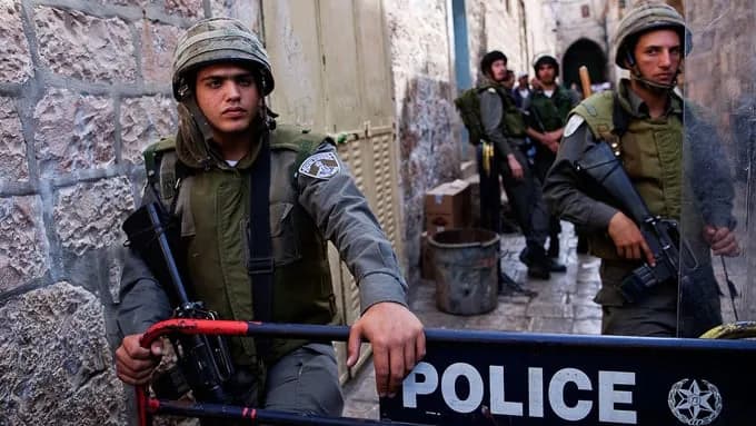 இஸ்ரேல் மீது சரமாரி ஏவுகணைத் தாக்குதல்: ட்ரம்ப்பின் பேச்சுவார்த்தை அழைப்பை 'போலிச் செய்தி' எனப் புறக்கணித்தது ஈரான்!